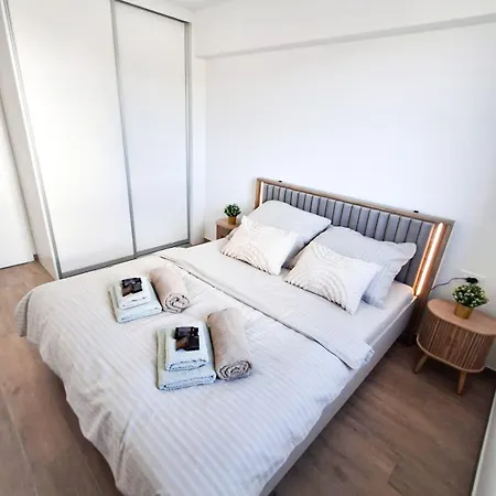 Tisina Apartment *
