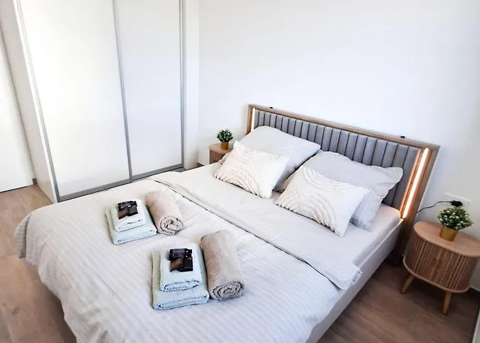 Tisina Apartment *